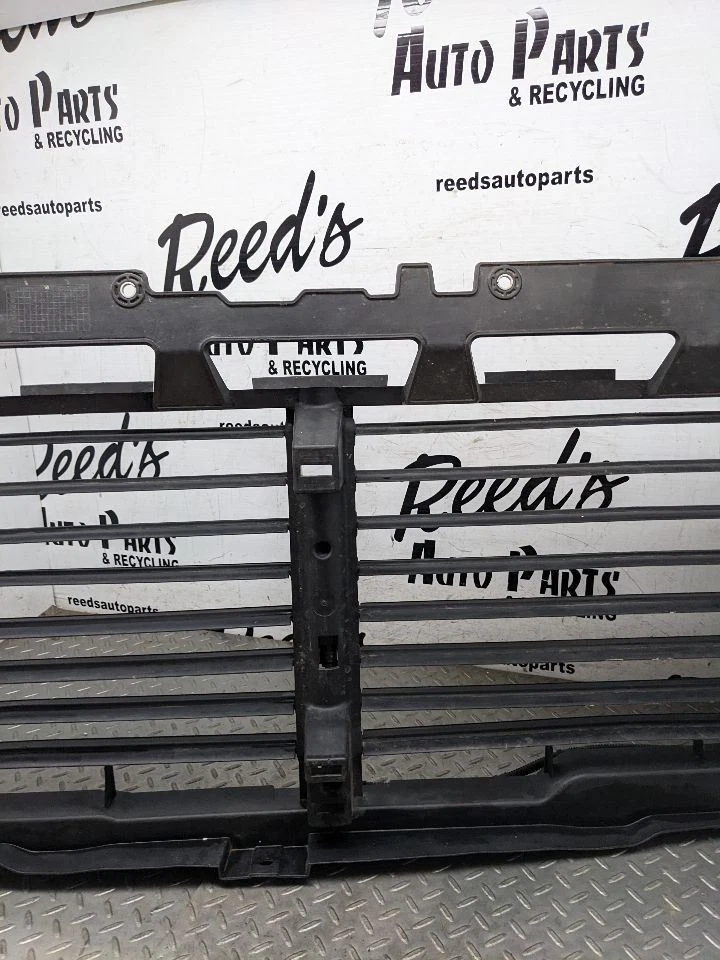 2021 GMC Sierra AT4 6.6L Diesel Upper Air Shutter 1176623 - Image 3 of 4