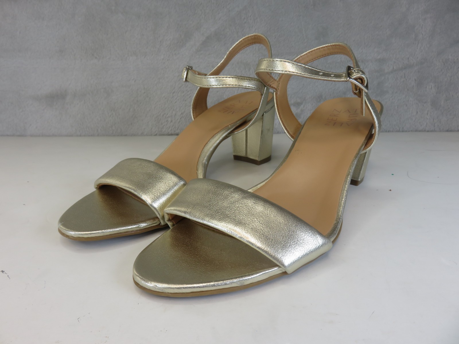 Naturalizer Aliz Heels Womens 8 Gold Metallic Block Heel Ankle Strap Sandals