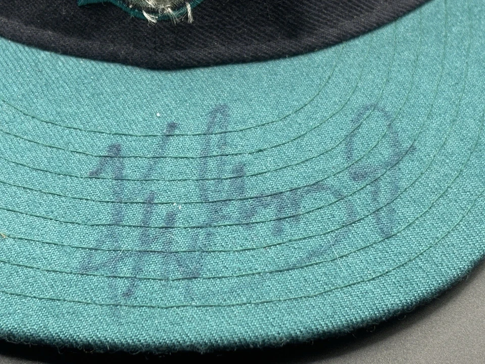 Gorra Ken Griffey Jr. Auto’d 1997 Seattle Mariners Home Foto 3 de 4