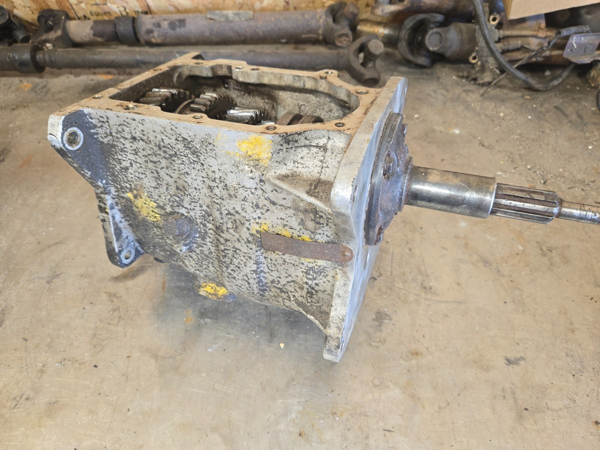 Jeep T176 4 speed manual transmission CJ5 CJ7 CJ8 Tremec NO TOP