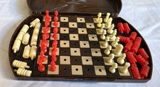 CHESS AND CHEKERS GAME TRAVEL BOX - VINTAGE COMPLETE AND EXCELLENT CONDITION 60s