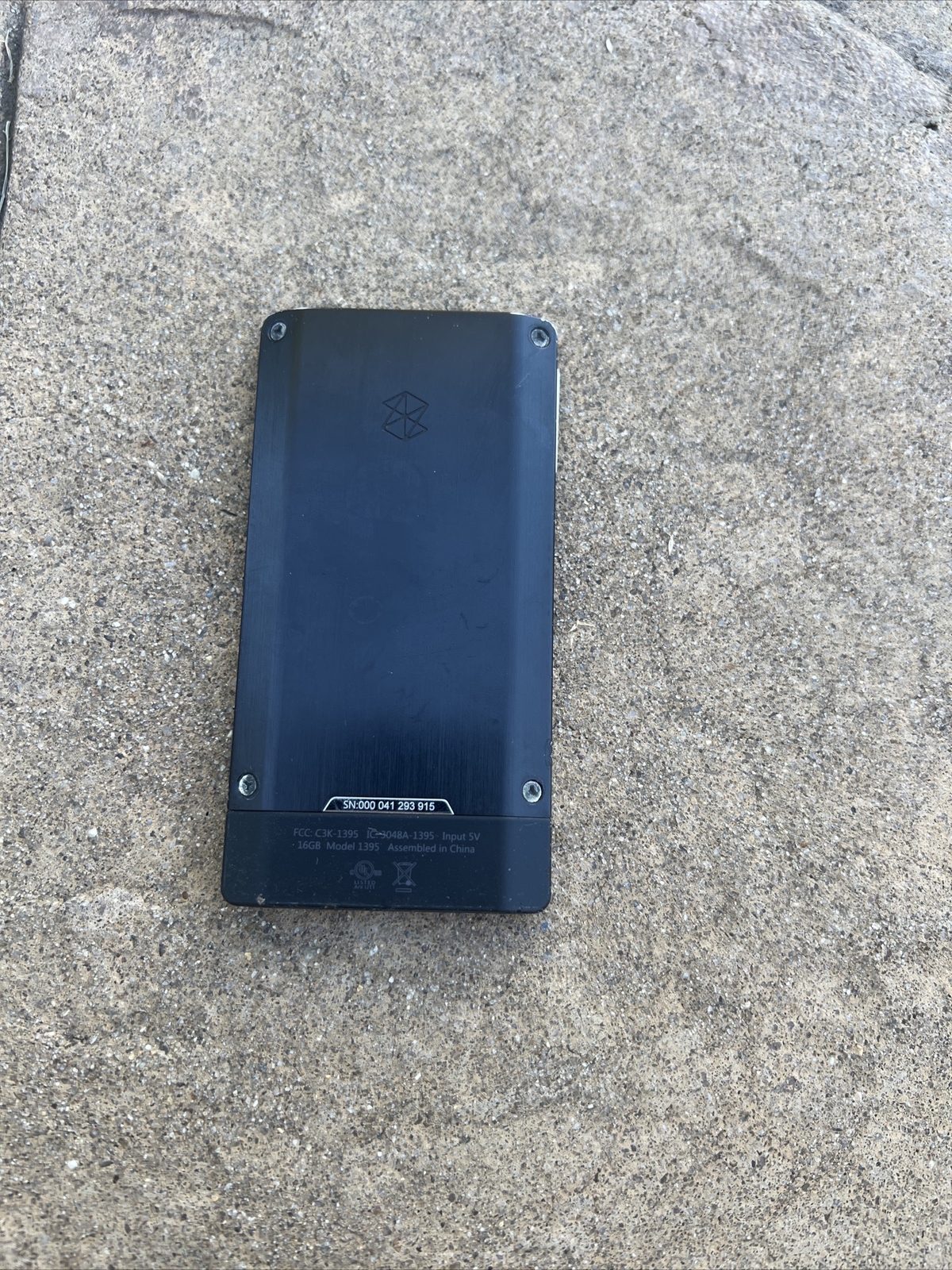 Microsoft Zune Model 1395 16GB Digital Media MP3 Player Works