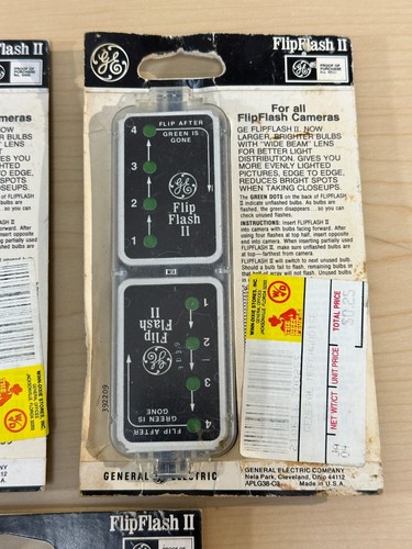 Lot of 7 - VTG GE Flip Flash ll Flashes for FlipFlash Cameras ordinal packaging - Picture 7 of 11