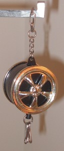 DISNEY CARS HOT WHEELS TIRE WHEEL SPINNING RETRACTABLE KEY ...