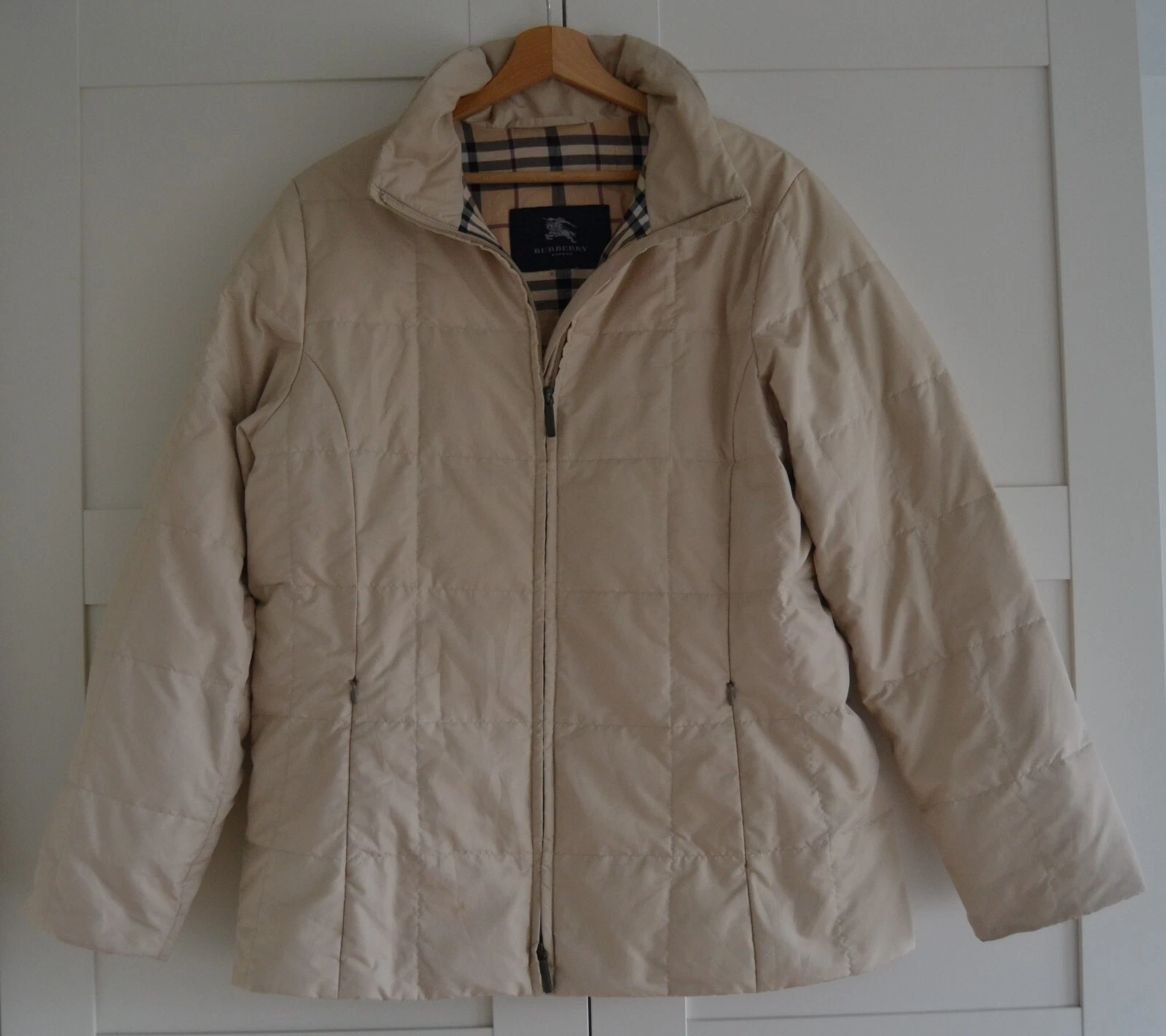 Burberry London Women’s Beige Puffer Jacket Size Large
