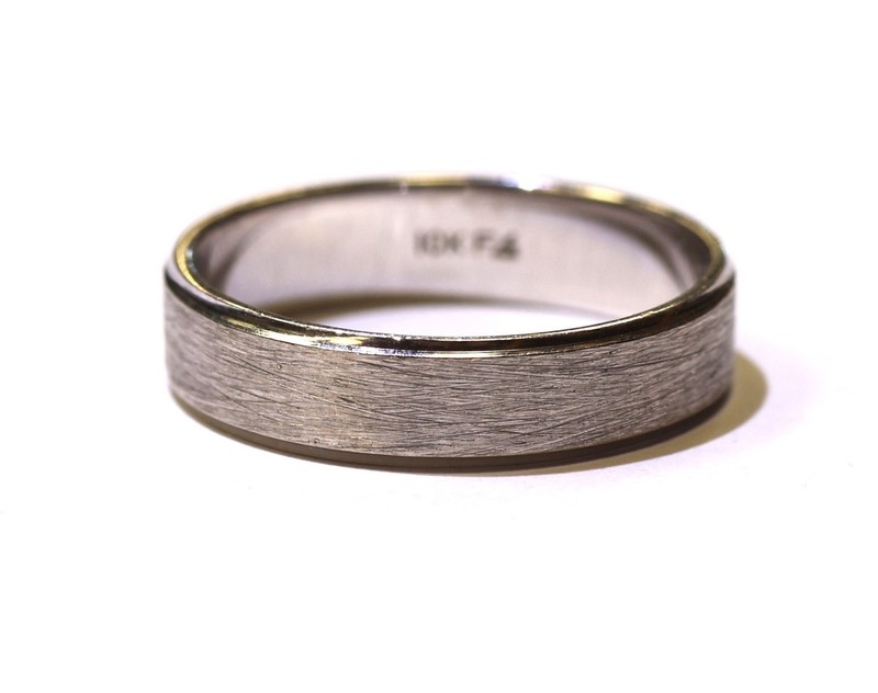 10k white Gold 5mm wide satin finish wedding band ring 4g size 9.25 estate solid