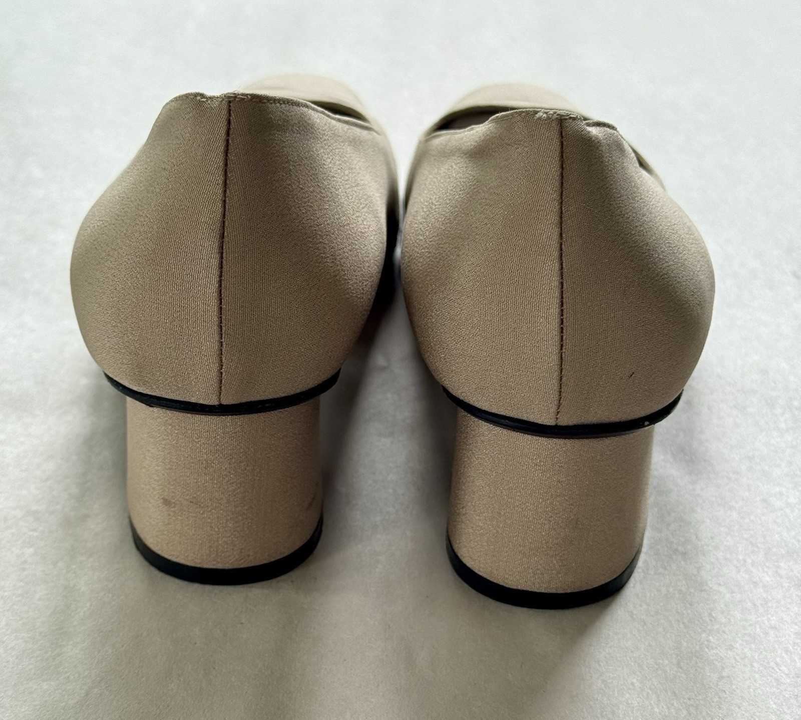 Decolte vintage Yves Saint Laurent 8 5 M beige raso tacco a blocco Italia suola pelle