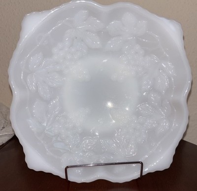 Vtg. White Milk Glass Centerpiece Bowl Plate Anchor Hocking Grape Leaves opaque 