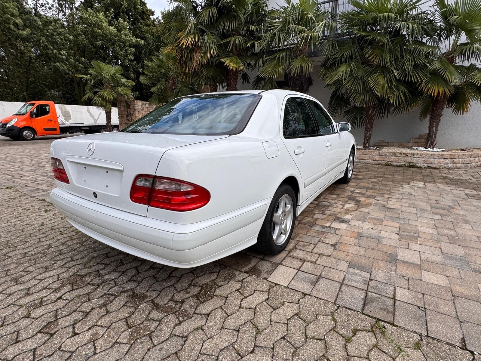Mercedes-Benz E 220 CDI CLASSIC W210 foto 4