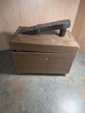 Vintage  Esquire Shoe Valet De Luxe Wooden Shoe Shine Box Made in USA