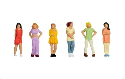 Noch Female Teenagers 15517 HO Scale