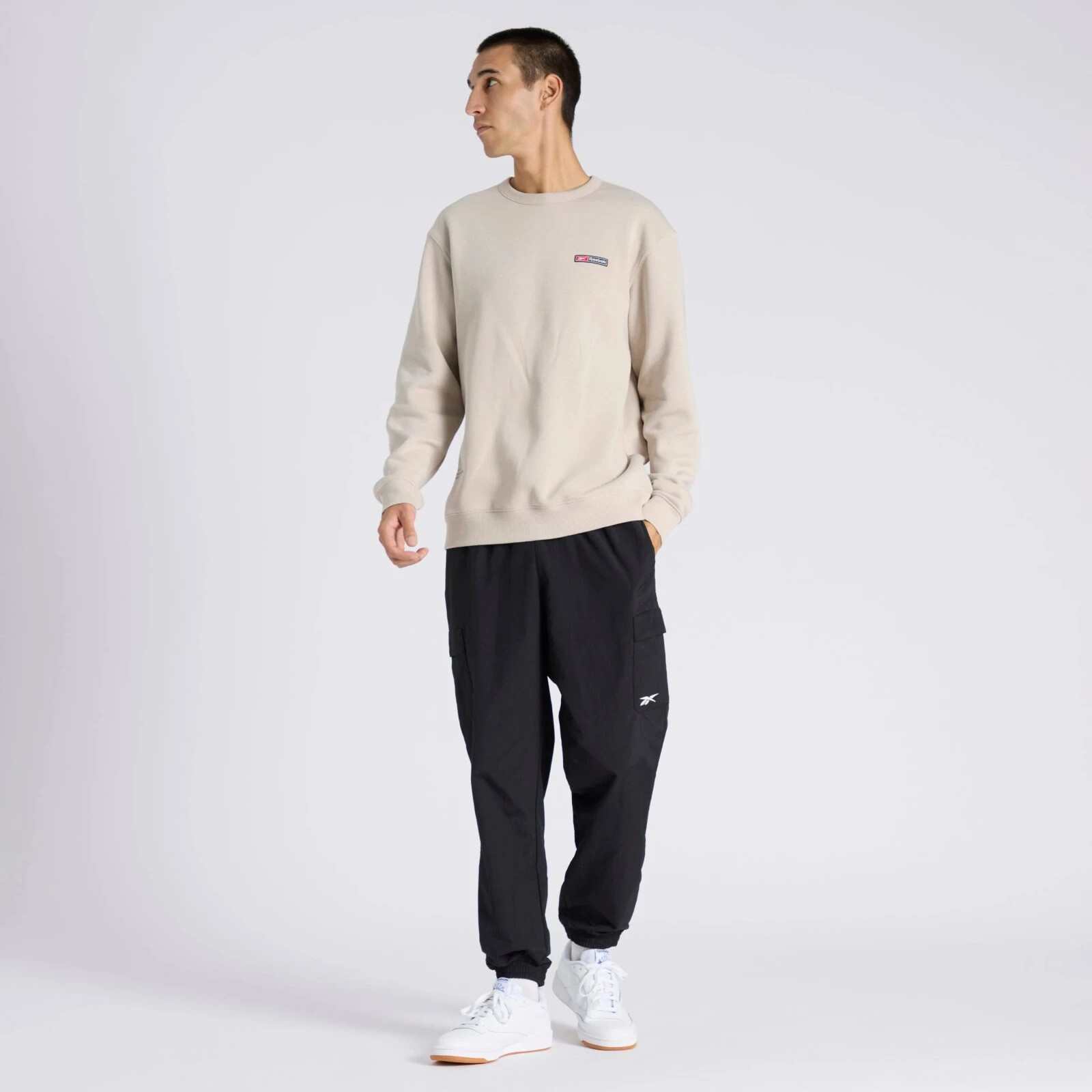 Мужские брюки-карго Reebok Regular fit черного цвета размер Sz Small 5790₽