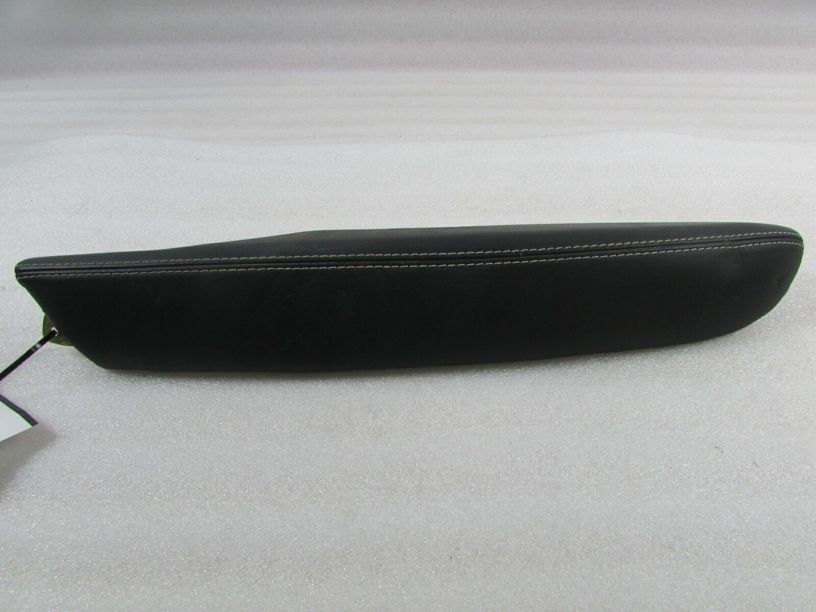 Maserati Granturismo, RH, Right Front Door Panel Arm Rest, Black, Used