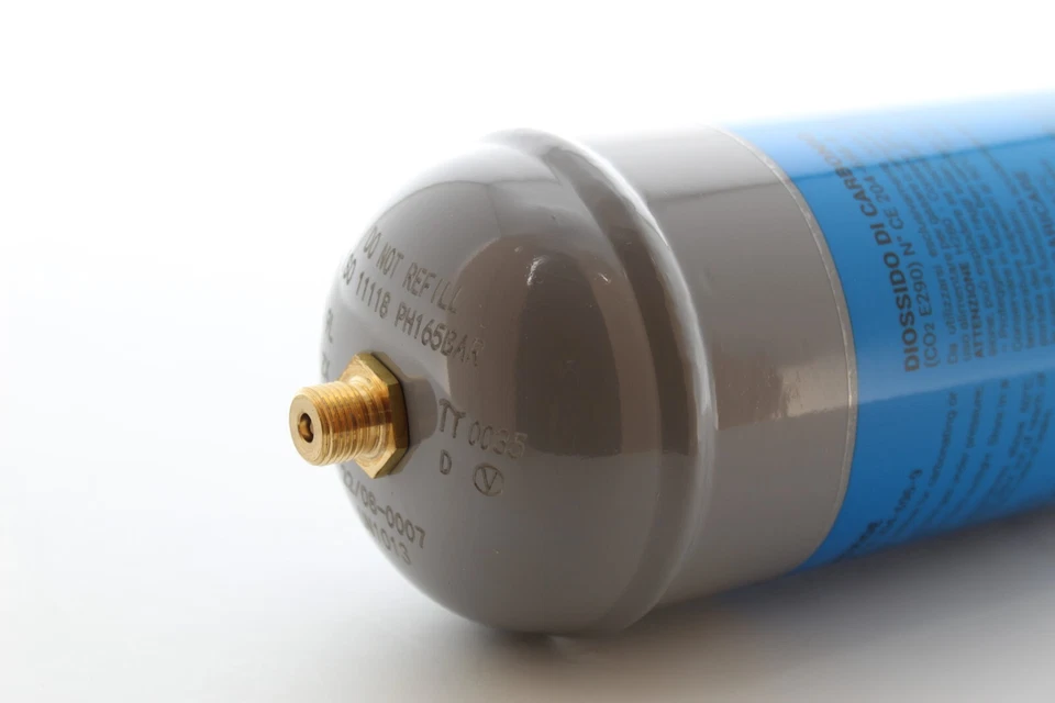 BOMBOLE CO2 600gr USA E GETTA RICAMBIO PER REFRIGERATORI GASATORI ACQUA  2 PZ - Image 3 of 3