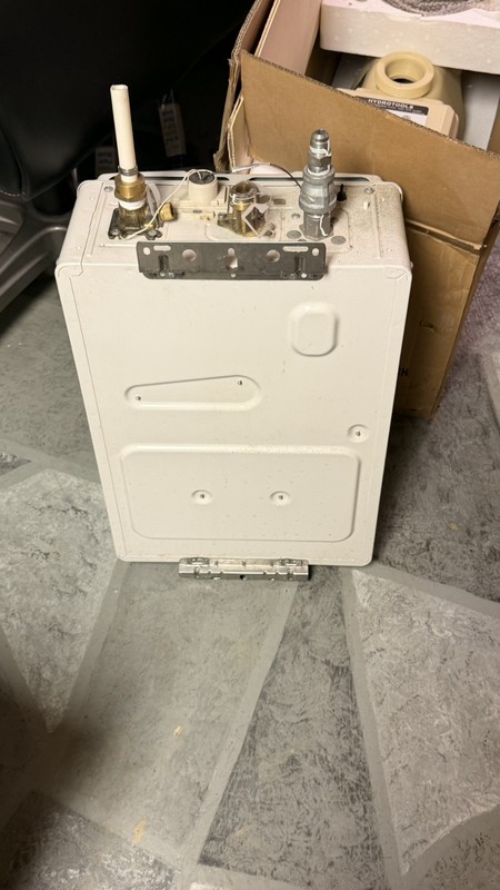 Rinnai Tankless Natural Gas Indoor Water Heater REU-KB2530FFUD-US