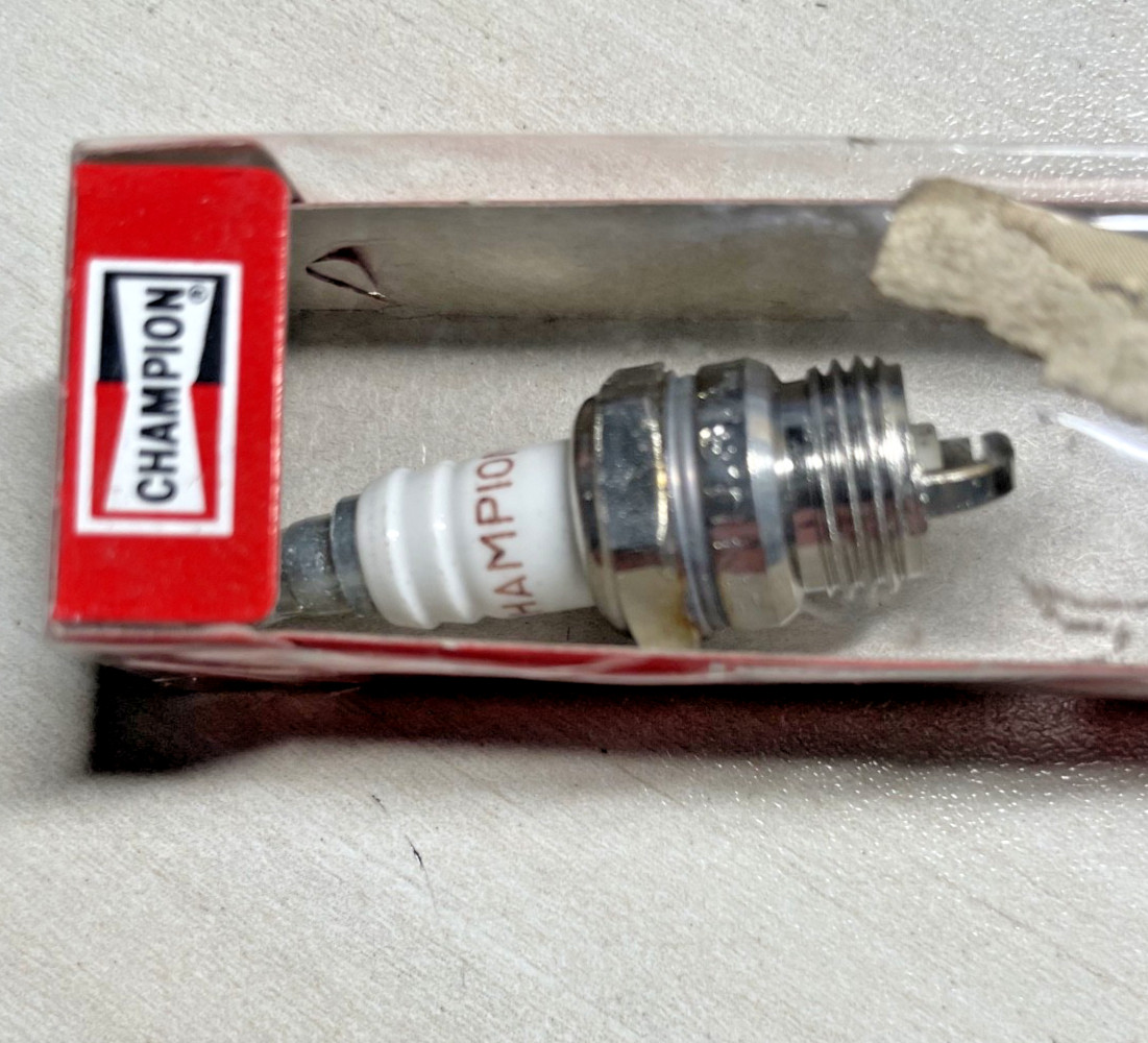Champion Spark Plug DJ7Y Spark Plug