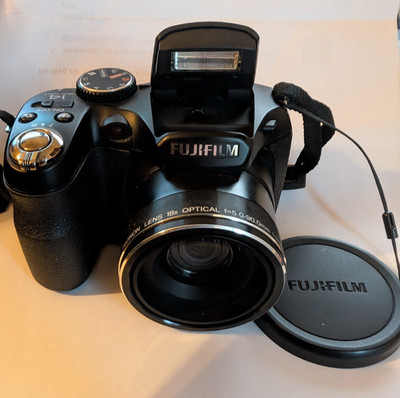 Fujifilm FinePix S Series S2980 14.0MP Digitalkamera - Schwarz