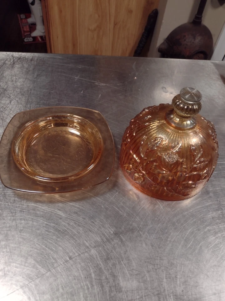 Plato de mantequilla cubierto de vidrio de carnaval Imperial Luster Rose cúpula de queso de colección Foto 3 de 4