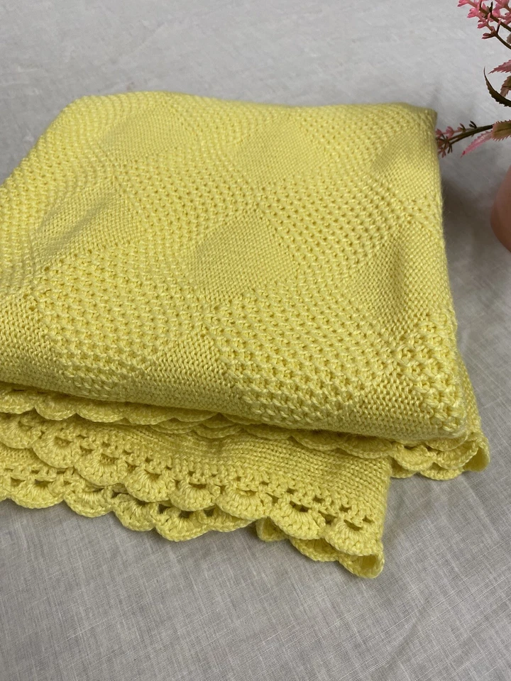 Manta de bebé vintage Flora Edge tejido gofre amarillo claro Lovey neutro 47" X 37" Foto 2 de 4