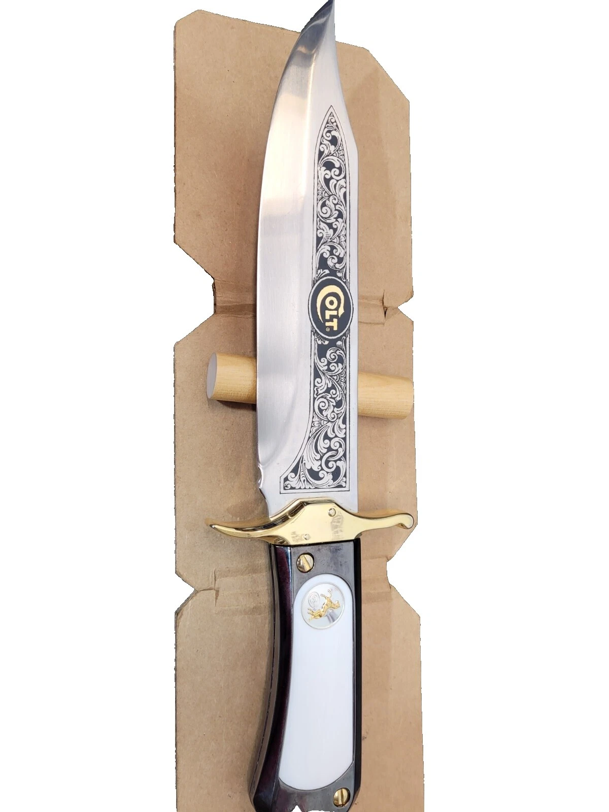 Colección Colt BOWIE modern Cuchillos de Hoja Fija producidos en fábricas