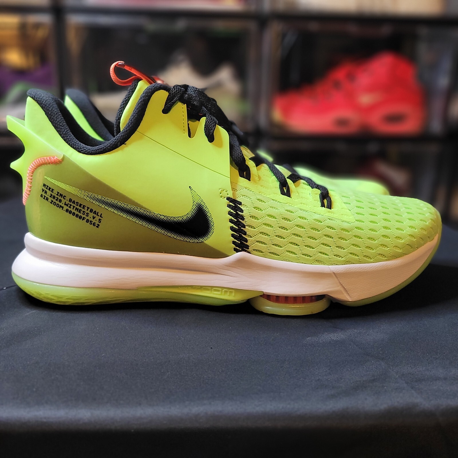 nike tennis shoes size 15