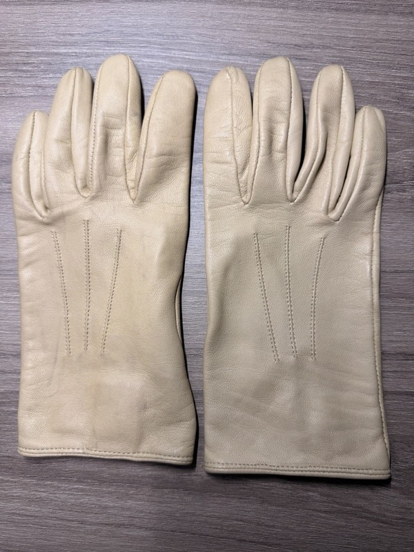 Chester Jefferies Dress Gloves. Men’s 7. Cream. Minor Stains. See Pix.