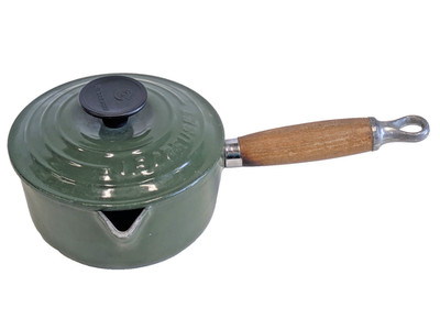 Le Creuset 14 grün emaillierter Gusseisen Kochtopf mit Deckel und Holzgriff