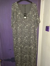 YOURS GREY WHITE TSHIRT DRESS..LONG.SIZE 26-28.BNWT