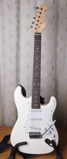 Cool White Stratocaster Rosewood Neck Redwood Strat Style Electric Guitar VGC