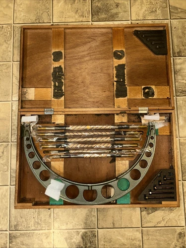 MITUTOYO 20"-24" INTERCHANGEABLE ANVIL MICROMETER . No 104-202.  READ