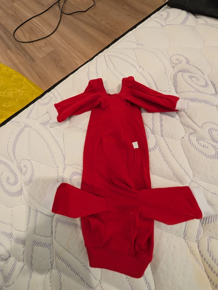Red Dog Pajama with White Trim — 第 3/4 张图片