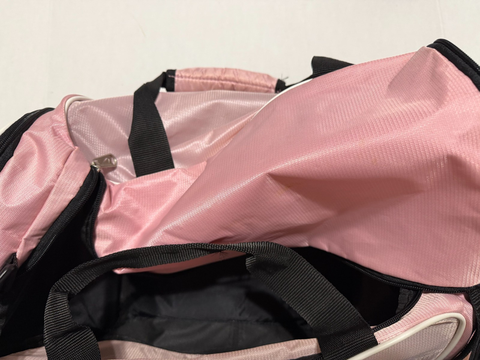 Nike Pink Black Duffle Bag Removable SHoulder strap thumbnail 3