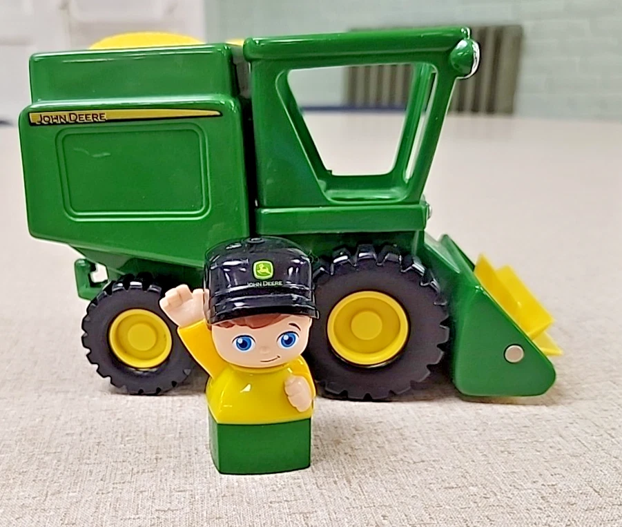 John Deere Tractor Toy RC2  Corn Harvest Picker,  green yellow w/ Driver - Image 3 of 4