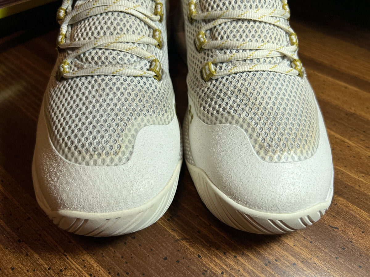 Under Armour Highlight Ace 2.0 Women's White Gold Volleyball Under Armour Highlight Ace 2.0 Women's White Gold Volleyball