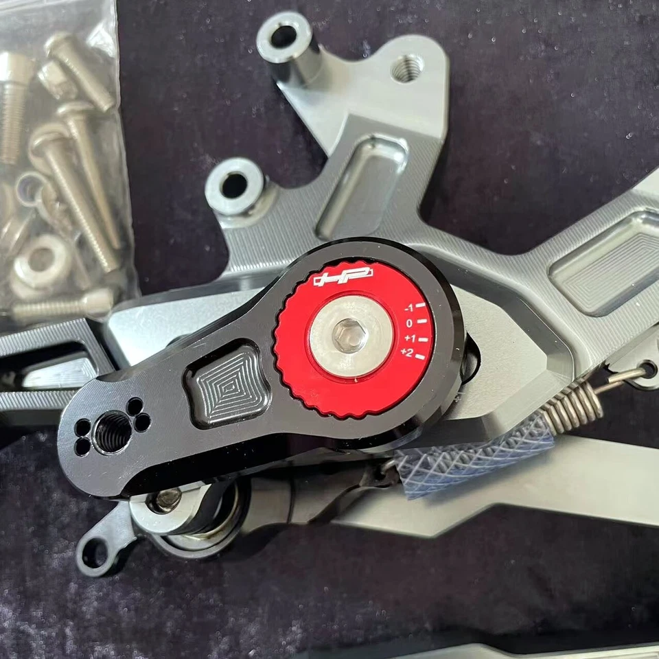 Reposapiés ajustable de fibra de carbono S 1000 RR para BMW S1000RR 15-18 Foto 4 de 4