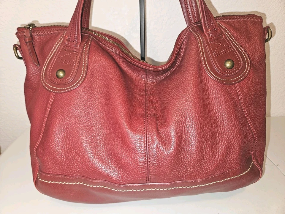 Bolso de hombro de cuero borgoña guijarro suave The Sak 19x11x6 Foto 3 de 4