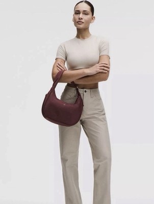 Lululemon City Essentials Shoulder Bag 4L Burgundy Bay NWT Adjustable Strap