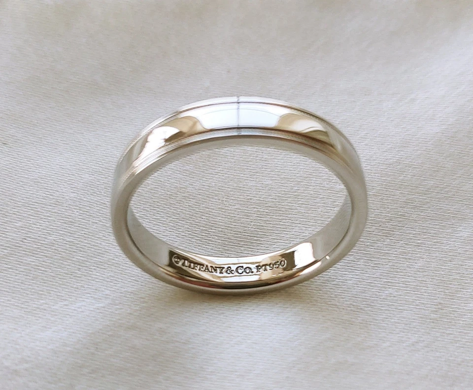 TIFFANY & Co. Anillo de boda doble milgrain de platino de 4 mm juntos 8,0 Foto 2 de 4