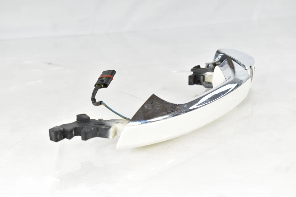 Manija de puerta exterior delantera izquierda sin llave Mercedes W218 CLS550 CLS63 12-18 Foto 2 de 4