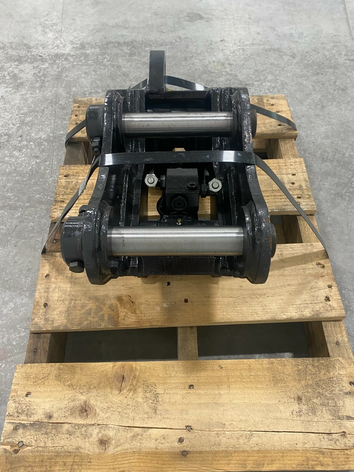 New Hydraulic Quick Coupler for a Komatsu Grelly USA