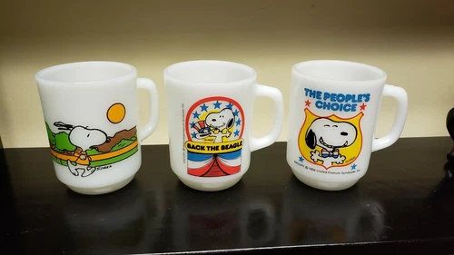 3 RARE ANCHOR HOCKING FIRE KING SNOOPY MILK GLASS MUGS 