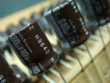 10 UPY1A681MPH NICHICON 680uf 10V 105 Radial Low Pro Electrolytic CAPACITOR