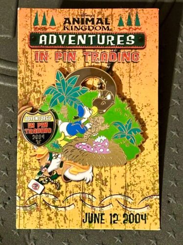 Disney Animal Kingdom Adventures in Pin Trading Donald with Dinosaur LE 750 NOC - Photo 1 sur 1