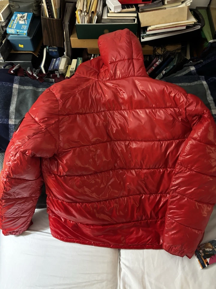 Куртка пуховая мужская Michael Kors красная блестящая водонепроницаемая ветрозащитная - Изображение 4 из 4