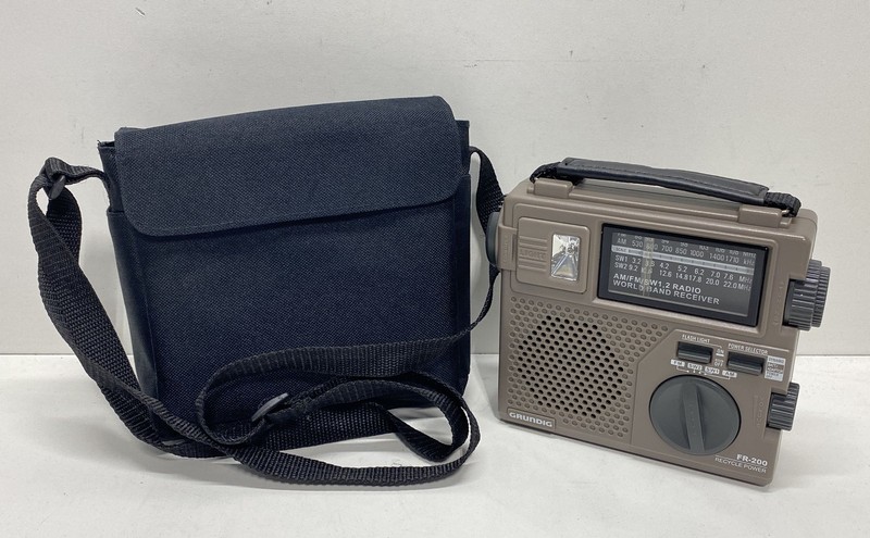 Grundig Radio FR-200 Brown AM FM SW1 SW2