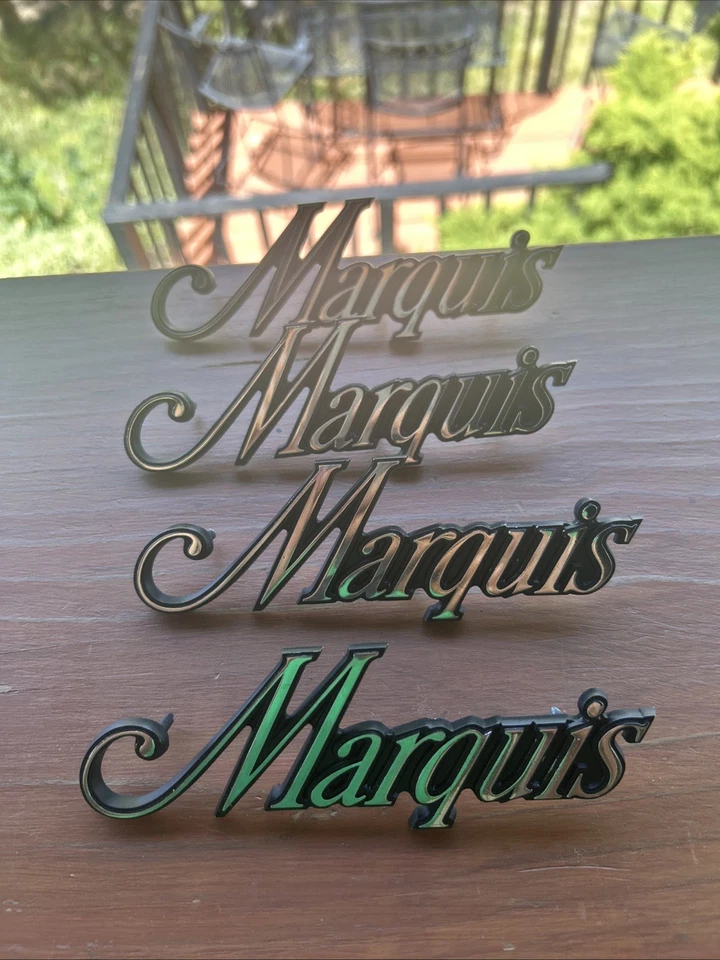 Emblema maletero trasero Mercury Marquis 1983-1986 Foto 2 de 3