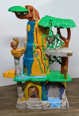 Disney Junior The Lion Guard Training Lair Playset Pride Lands Lights Sounds 