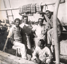 Regia Marina Militari Marinai posano nave no ww2 fascismo bandiera munizioni