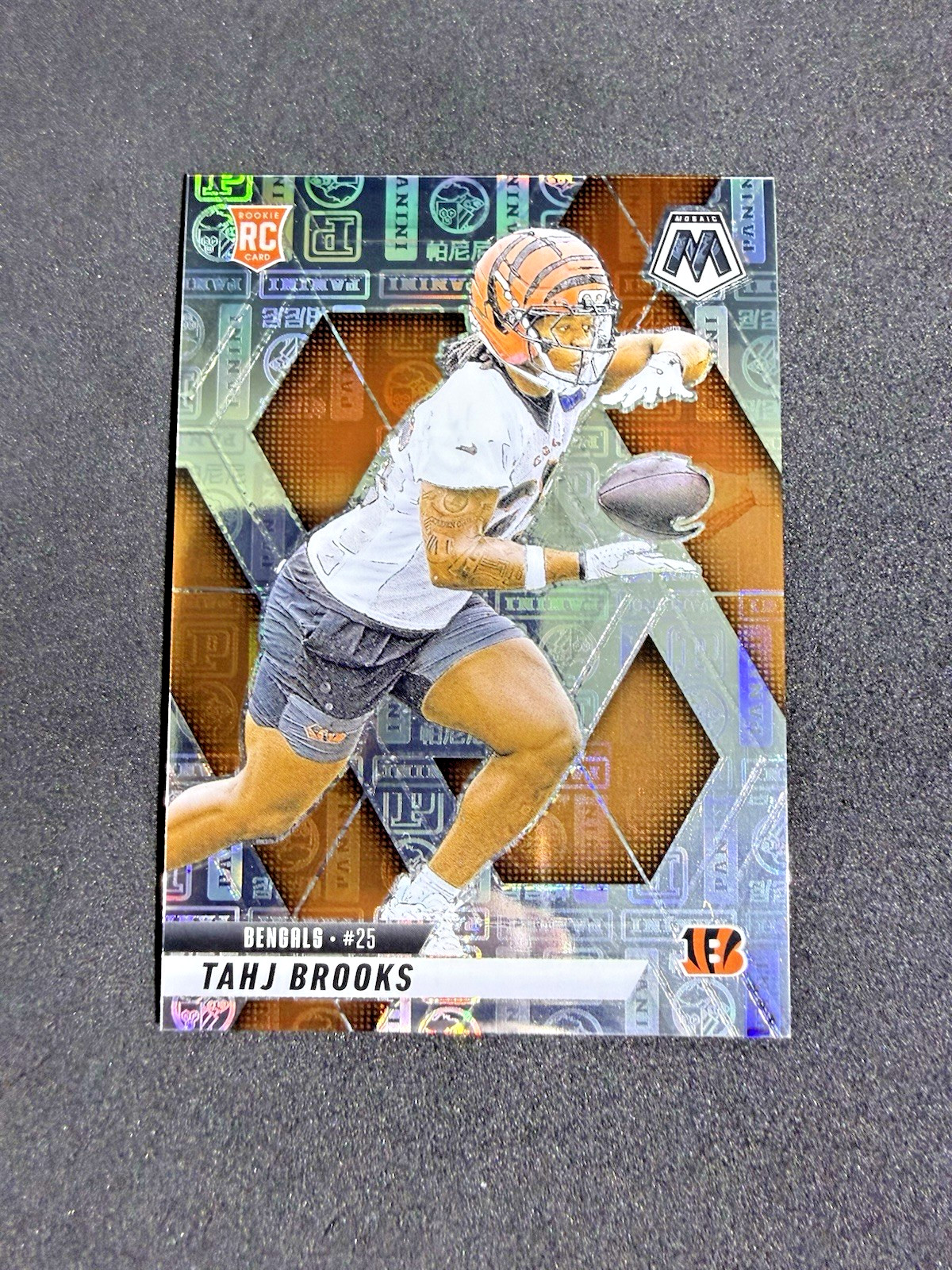 2025 Panini Mosaic Tahj Brooks #400 Rookie Silver Knight Prizm /149 SP RC