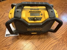 DeWalt DCR025 20V MAX Bluetooth Radio with built-in Charger